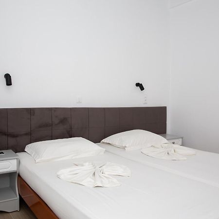 Sea Breeze 2 Apartments Masztihári Kültér fotó