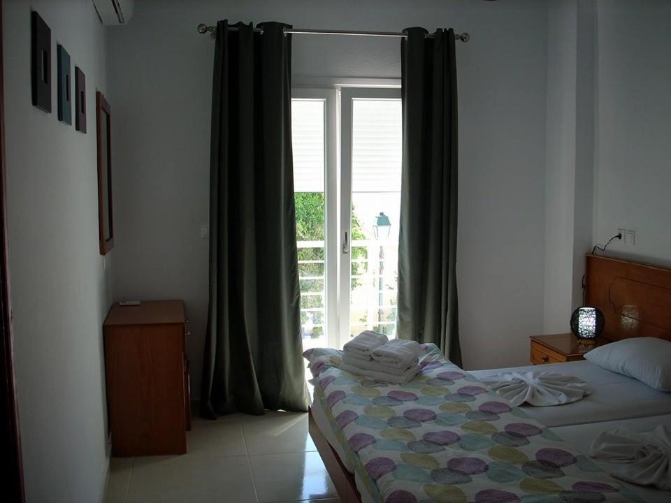 Sea Breeze 2 Apartments Masztihári Kültér fotó