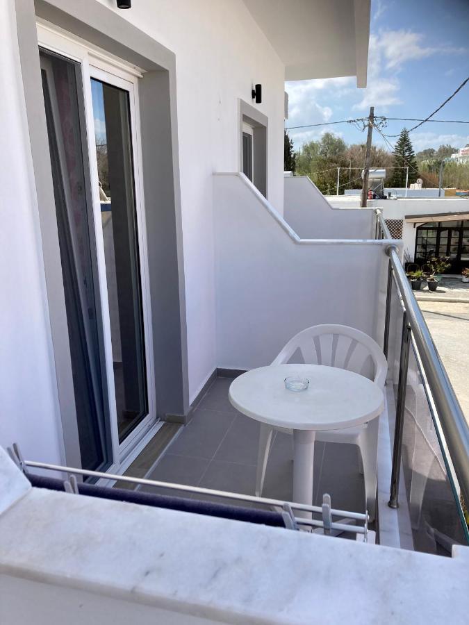 Sea Breeze 2 Apartments Masztihári Kültér fotó