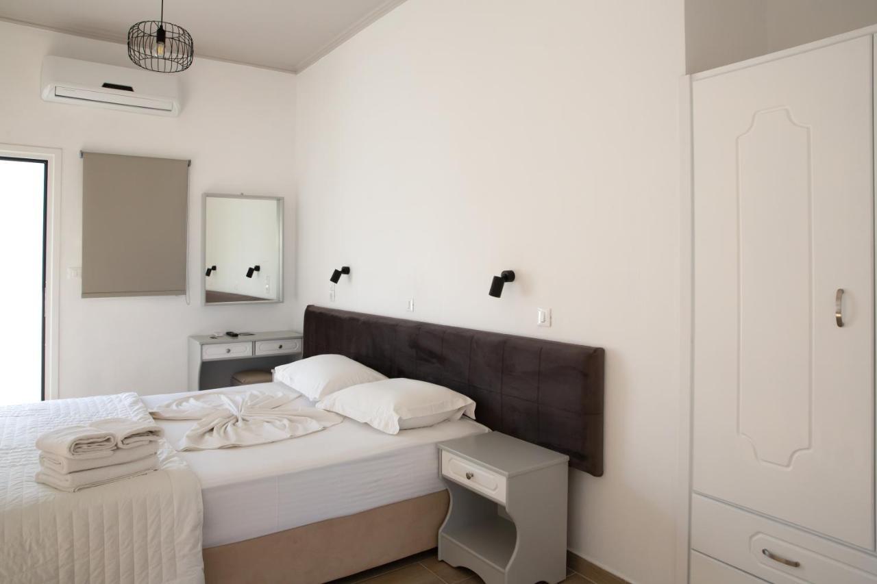 Sea Breeze 2 Apartments Masztihári Kültér fotó