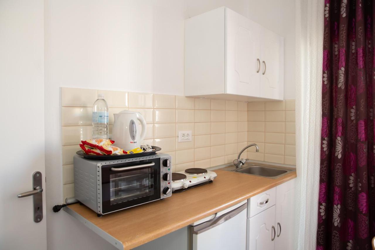 Sea Breeze 2 Apartments Masztihári Kültér fotó