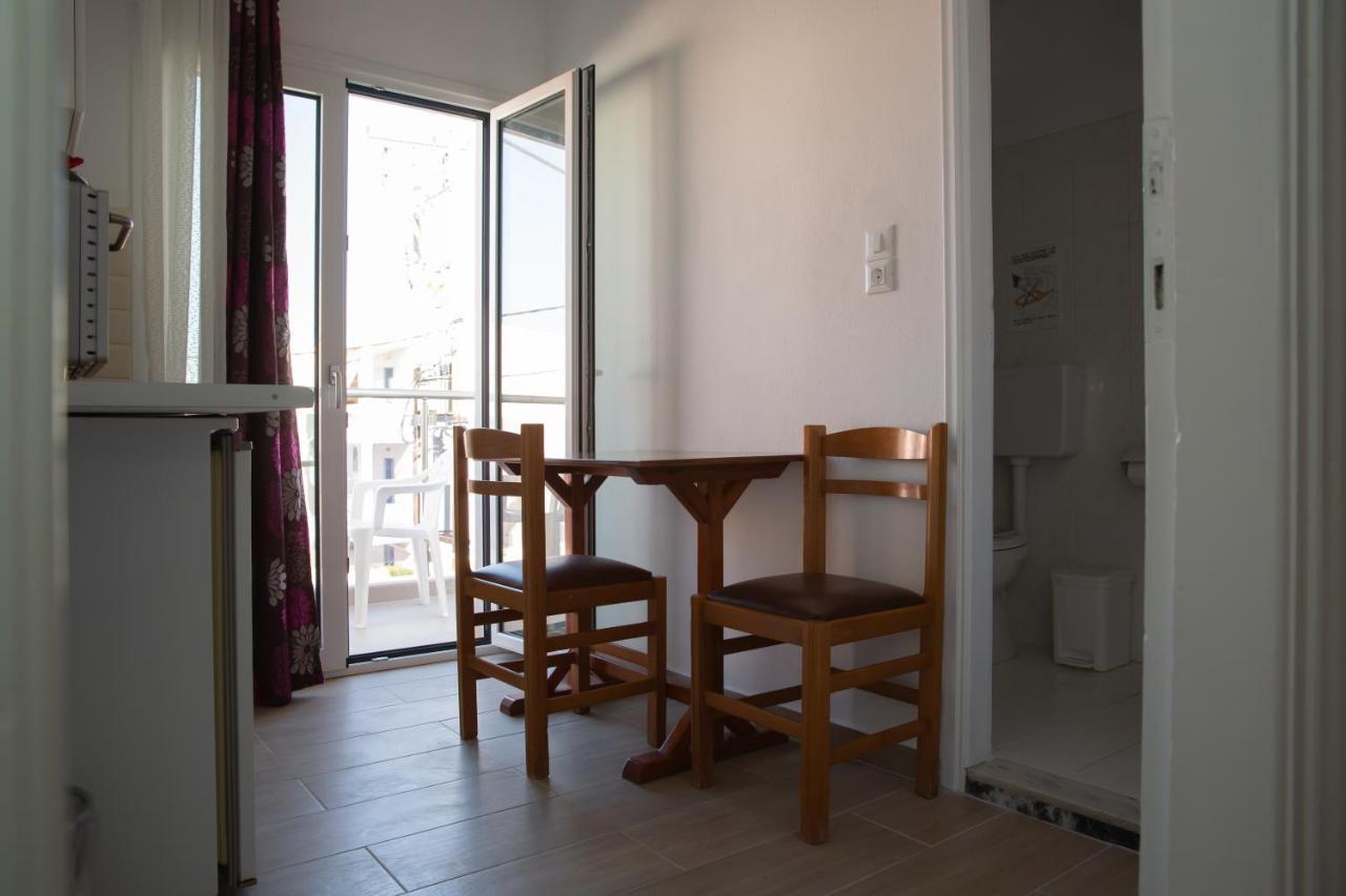 Sea Breeze 2 Apartments Masztihári Kültér fotó