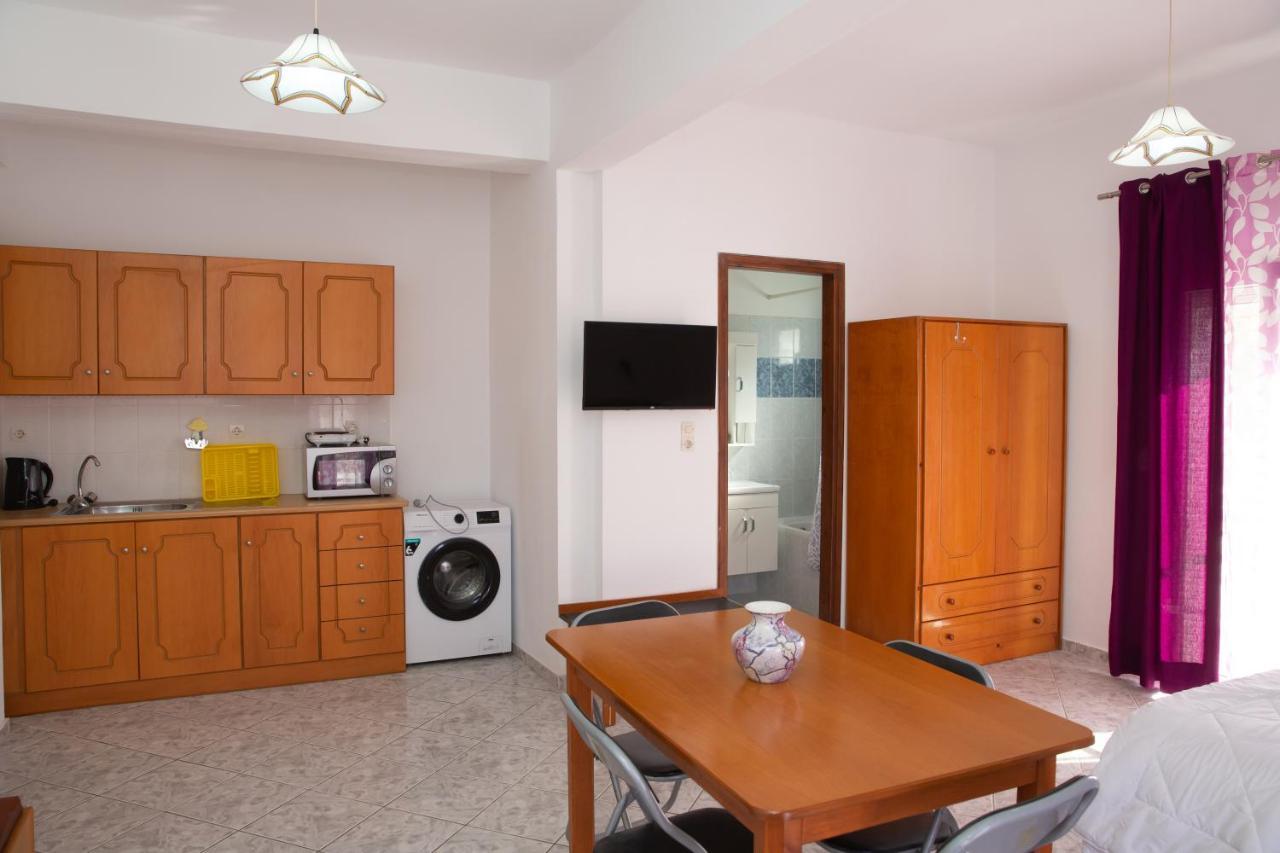 Sea Breeze 2 Apartments Masztihári Kültér fotó