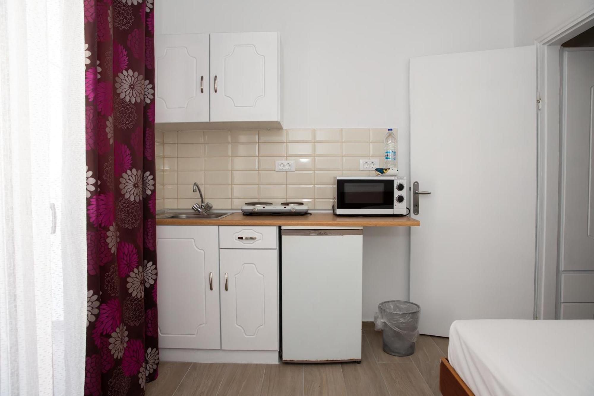 Sea Breeze 2 Apartments Masztihári Kültér fotó